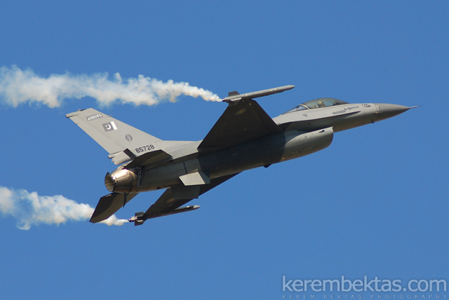 pakistan_air_force_f_16_ali_by_keremizmir-d3kni4a.jpg