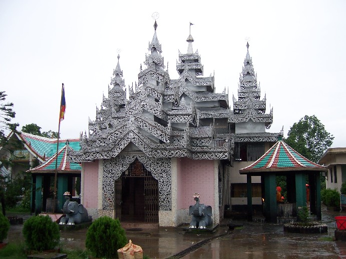 chakma%2Btemple%2Bin%2BRangamati.jpg