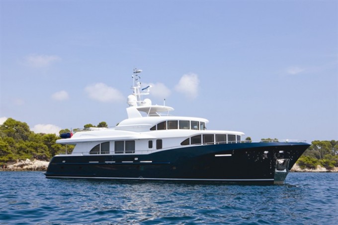 Luxury%20charter%20explorer%20yacht%20BELLE%20ISLE%20by%20Kingship-680.jpg