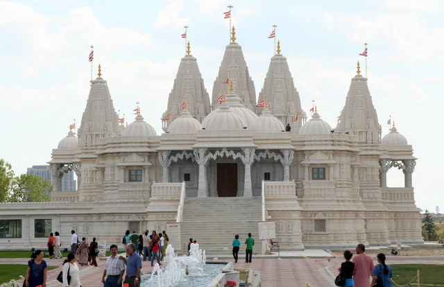 BAPS_Shri_Swaminarayan_Mandir,_Toronto_2.jpg