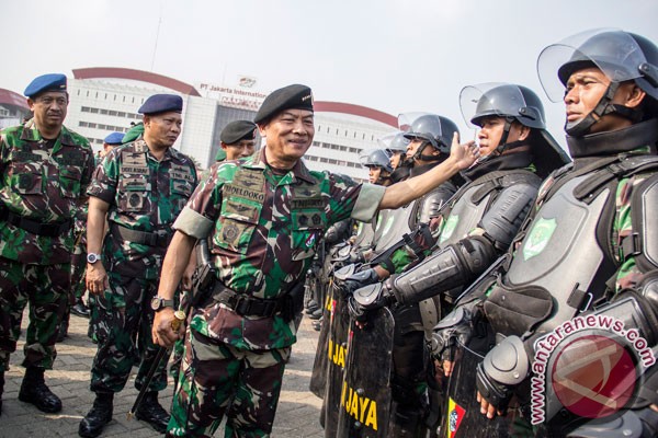 20140821Panglima-TNI-Pimpin-Apel-210814-VYT-3.jpg