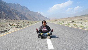 160202105526-pakistan-motorcycle-girl1the-karakoram-highway-medium-plus-169.jpg