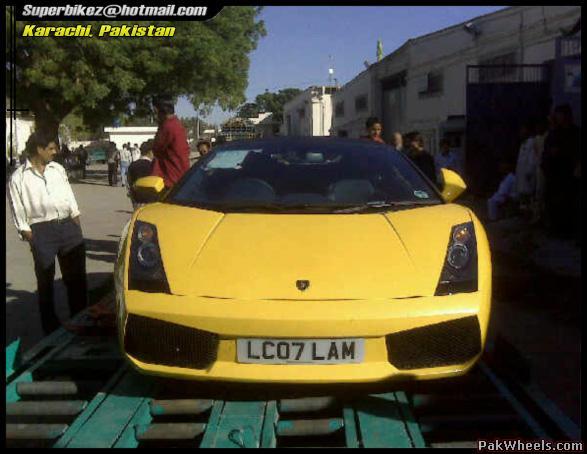 lamborghini_gallardo_spyder_in_karachi_EZV_PakWheels(com).jpg