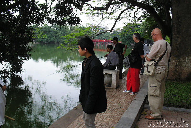 am-hoan-kiem-lake-in-hanoi-2742-800.jpg