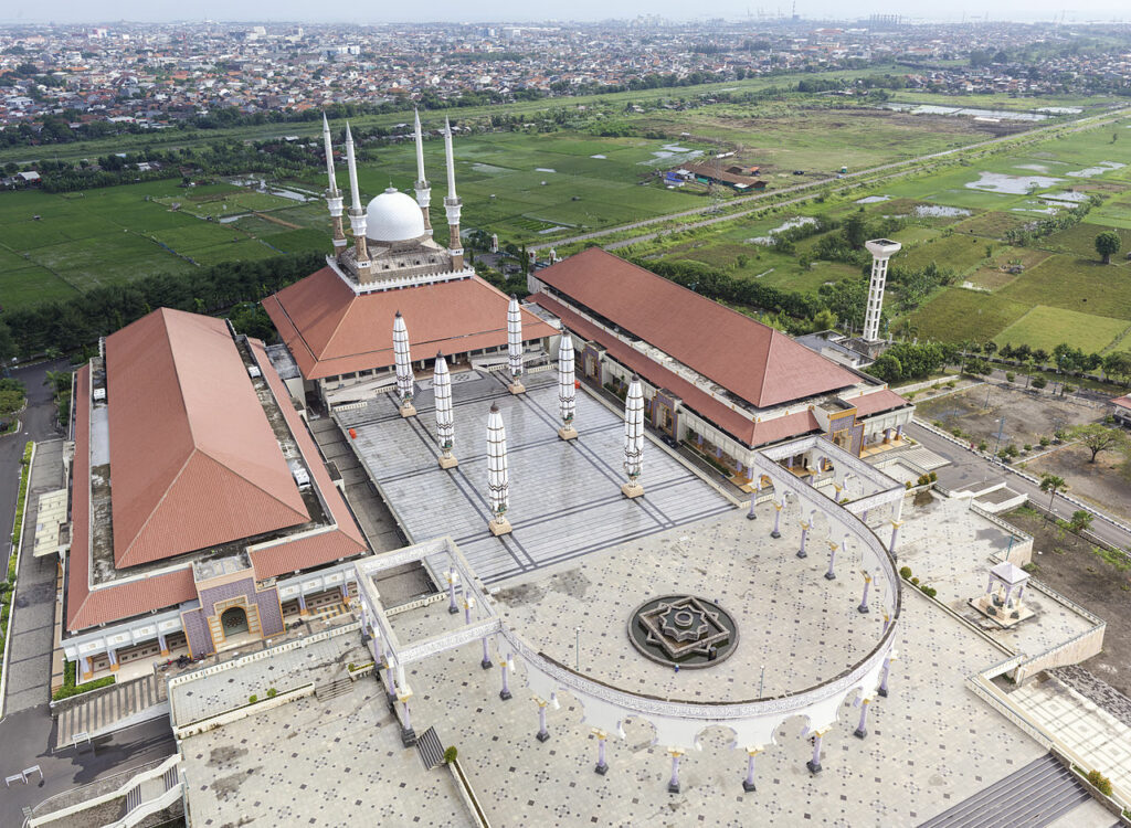 Great_Mosque_of_Central_Java_aerial_view-1024x750.jpg