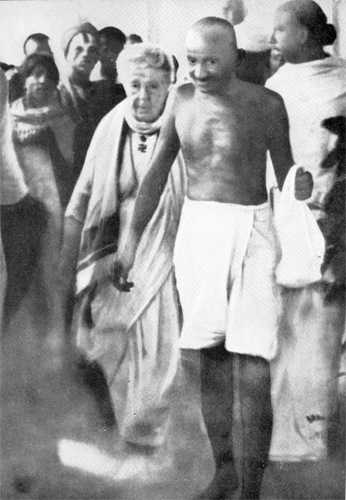 Gandhi_besant_madras1921.jpg