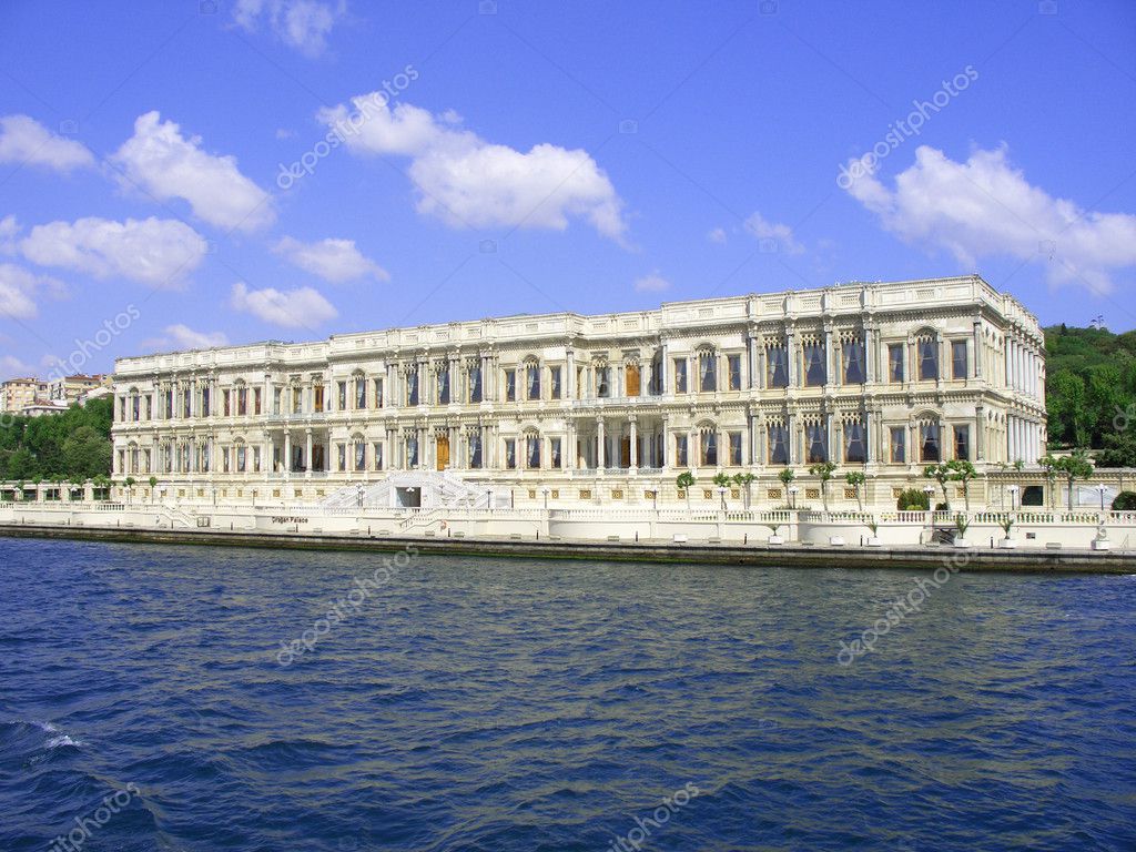 depositphotos_2123669-Beylerbeyi-palace-Istambul-Turkey.jpg