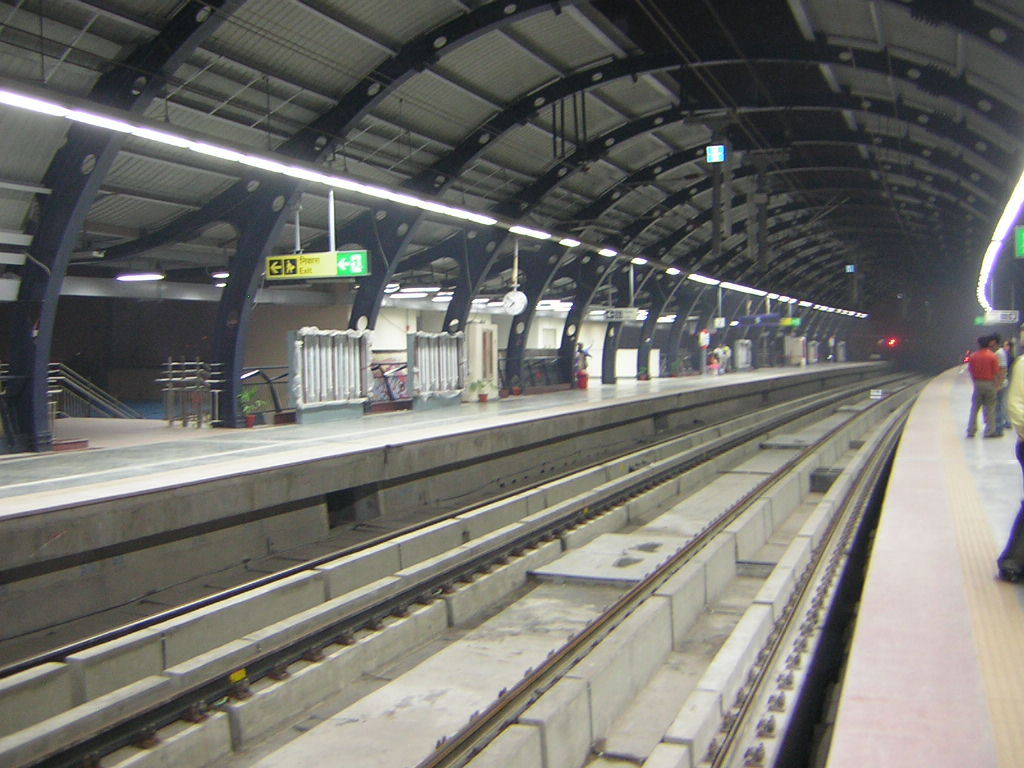 Delhi_Metro_Rajouri_Garden_station.jpg