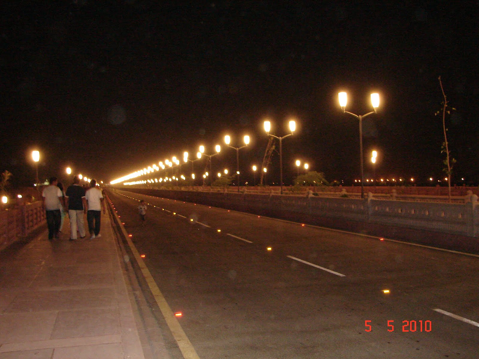 Lucknow+night+images01.JPG