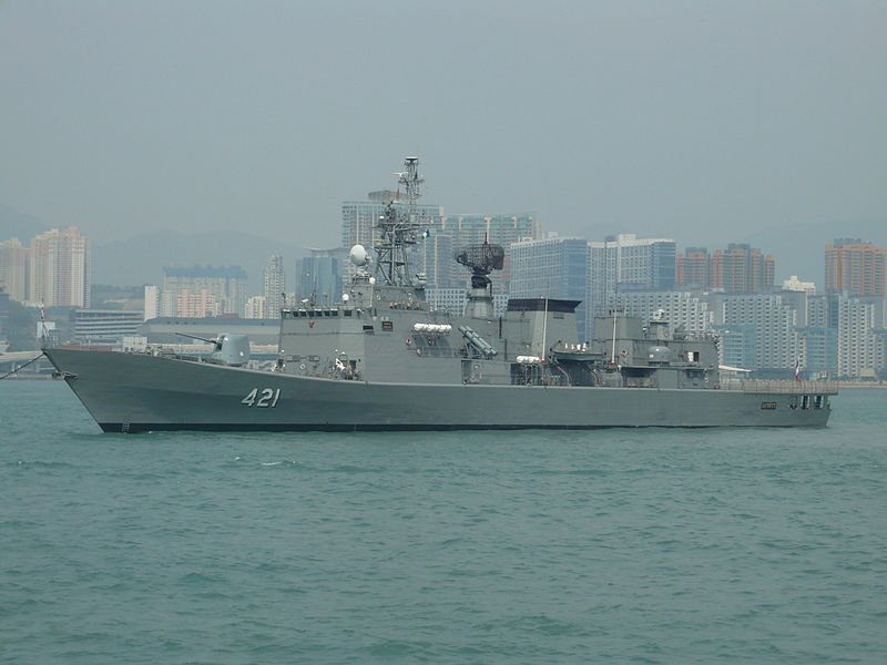 800px-HTMS_Naresuan_in_Hong_Kong.JPG