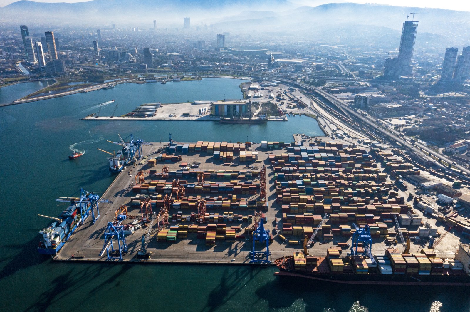 Containers are seen at the Port of Izmir in western Turkey, Dec. 24, 2021. (AA Photo)