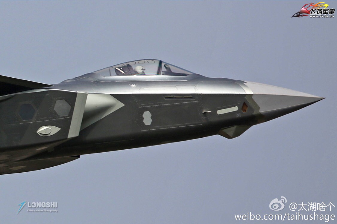 j-20-dsi-1.jpg