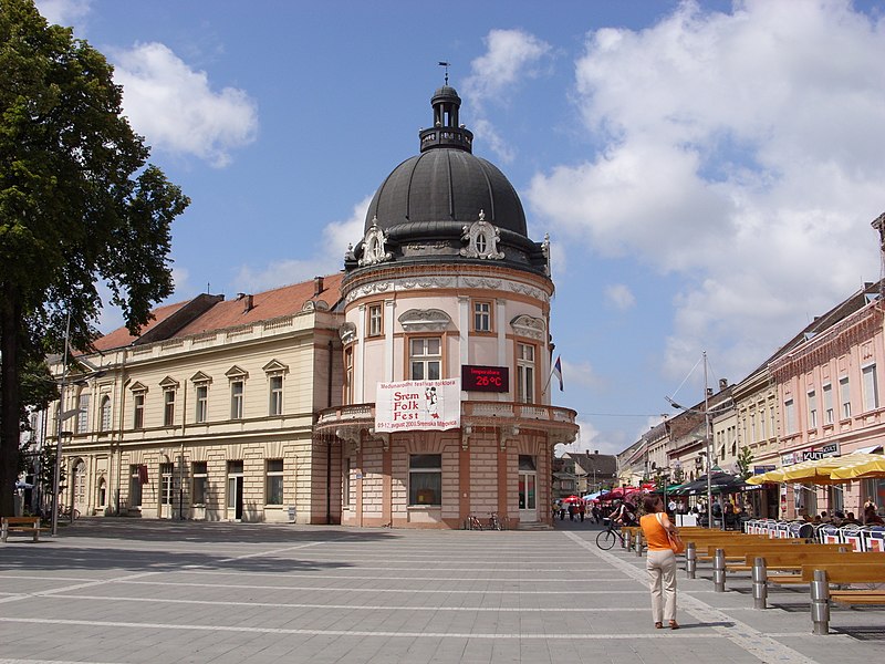 800px-Sremska_Mitrovica_Center_1.JPG