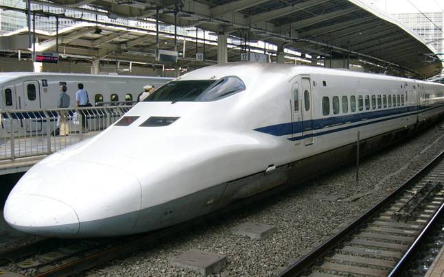 japan-bullet-train_647_121015101053.jpg