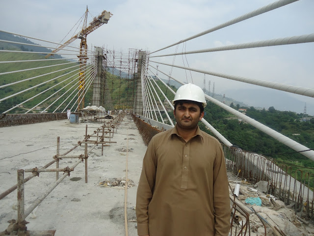 Mushtaq%20%28Civil%20Engineer%29%20at%20Naluchi%20%28Cable%20Stay%20Bridge%29.jpg