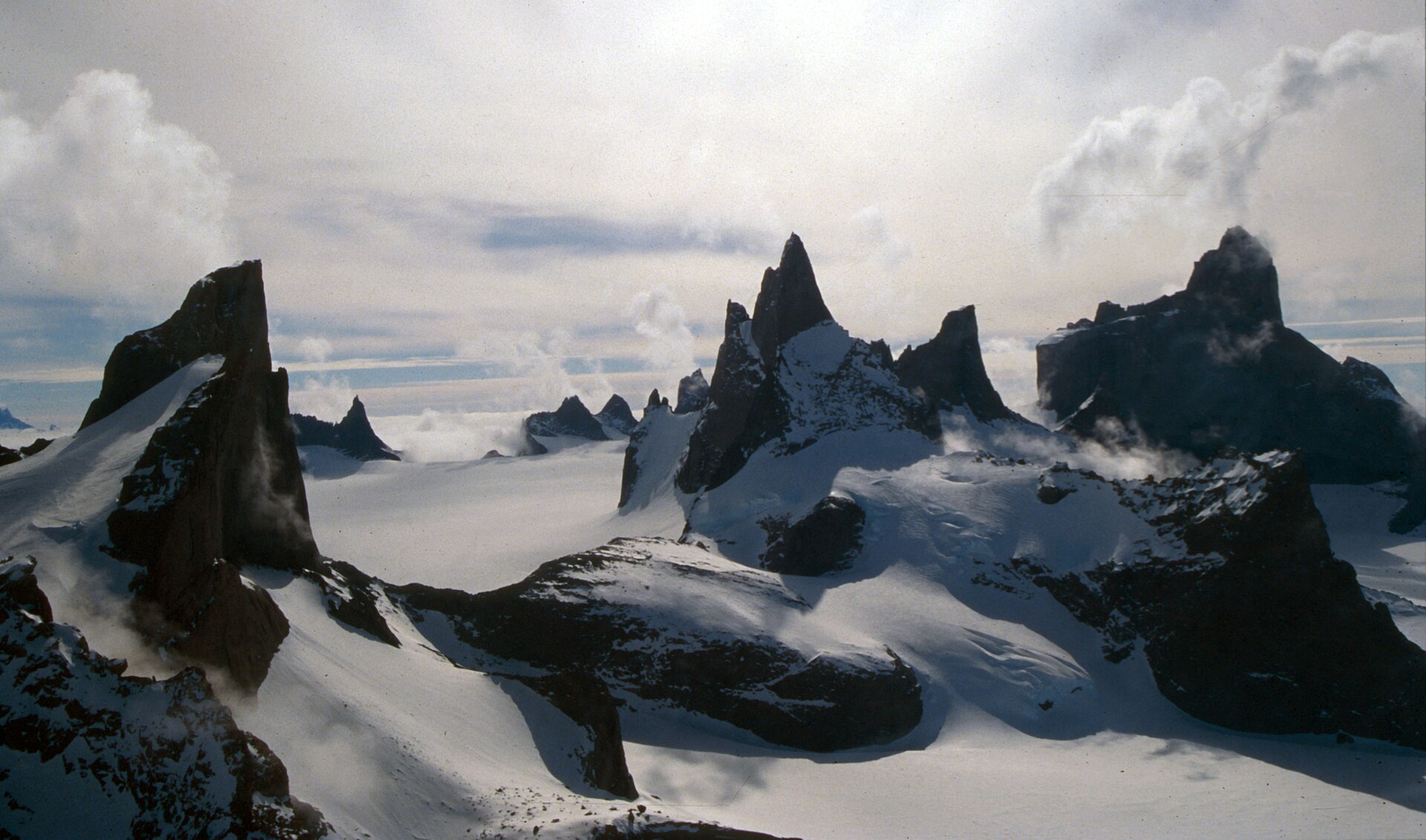 1920px-Southern_Drygalski_Mountains.jpg