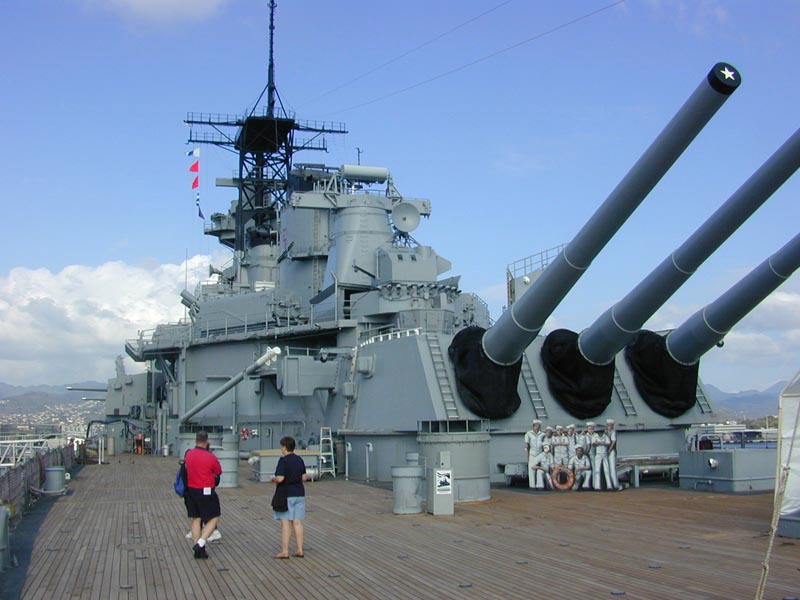 USS_Missouri_HNL.jpg