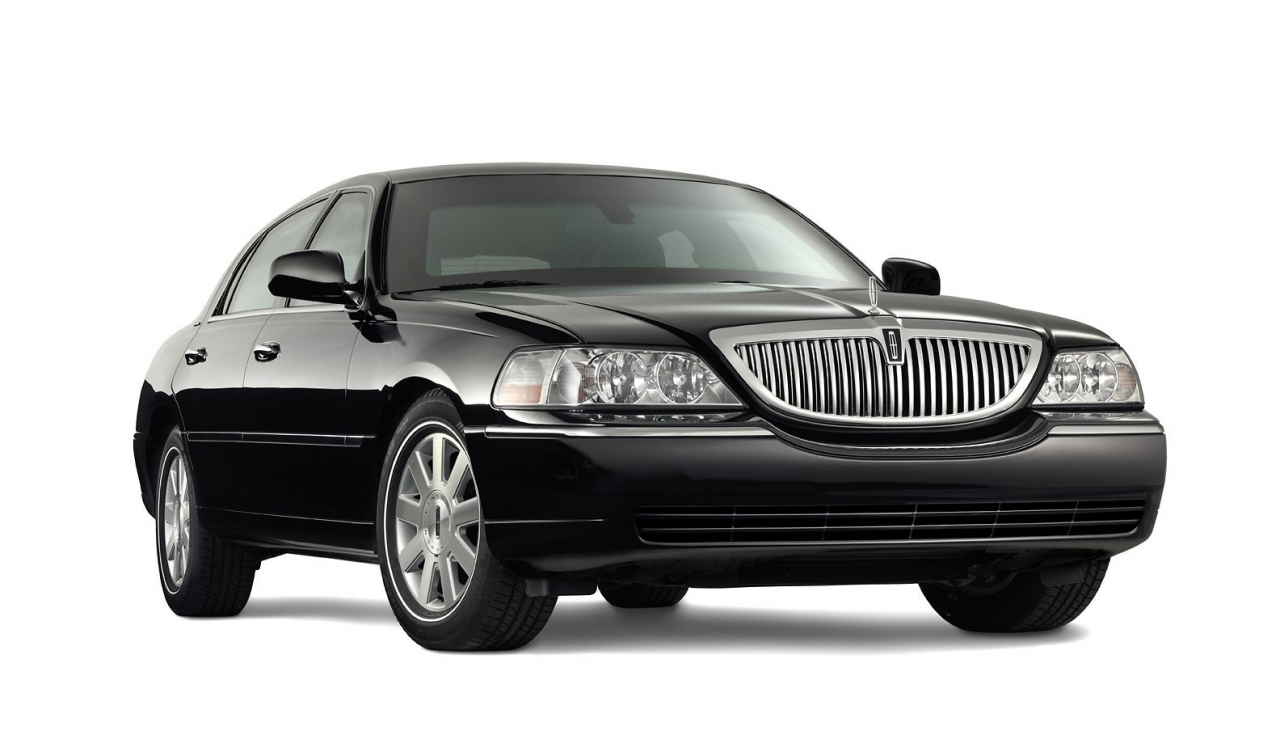 lincoln-town-car.jpg