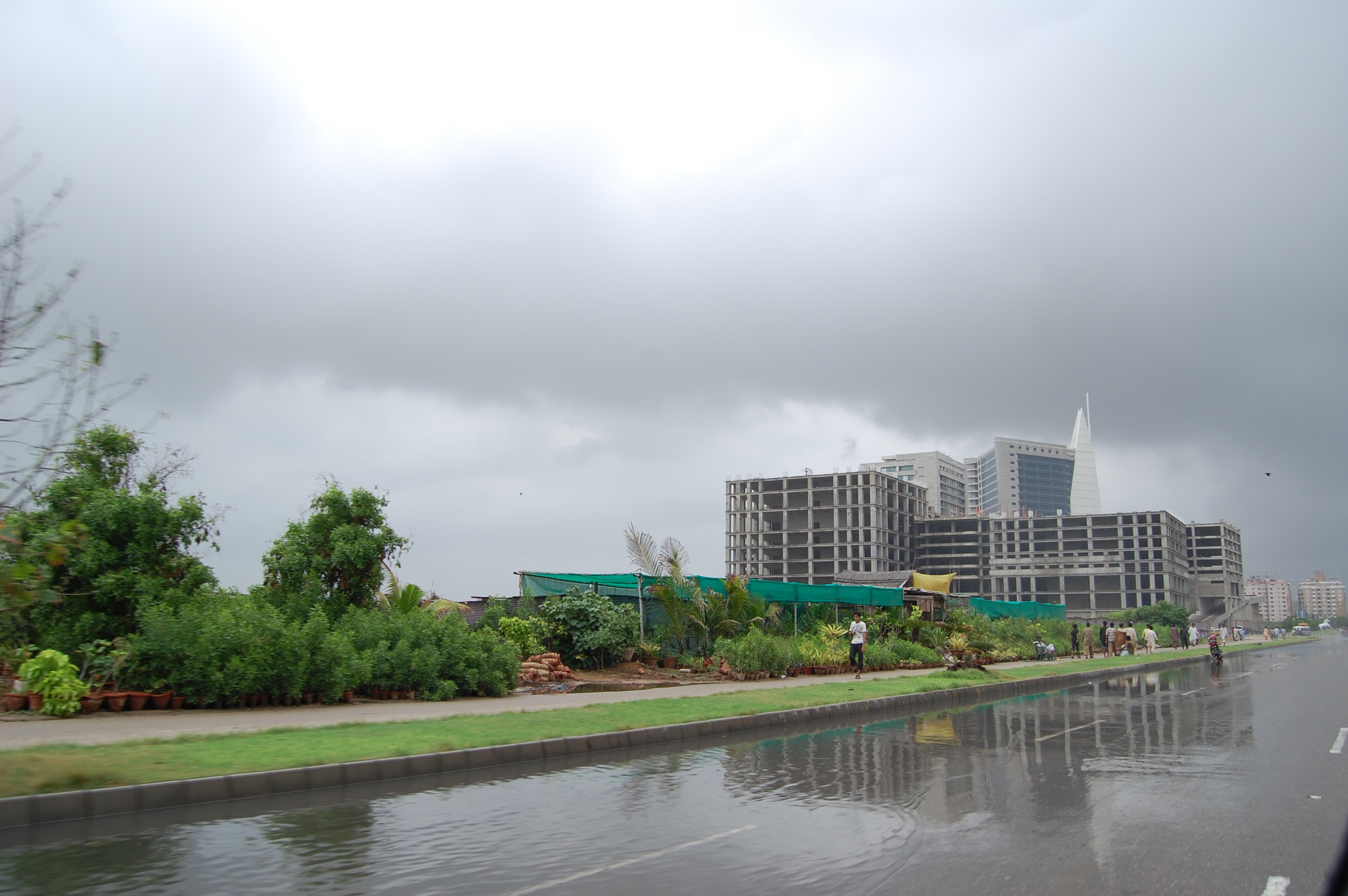 Dolmen_City_Towers,_Karachi.JPG