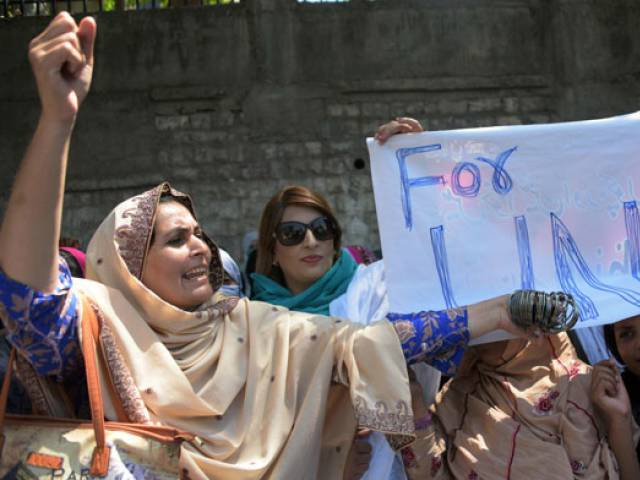 1168913-Kashmirwomen-1472012963-988-640x480.jpg