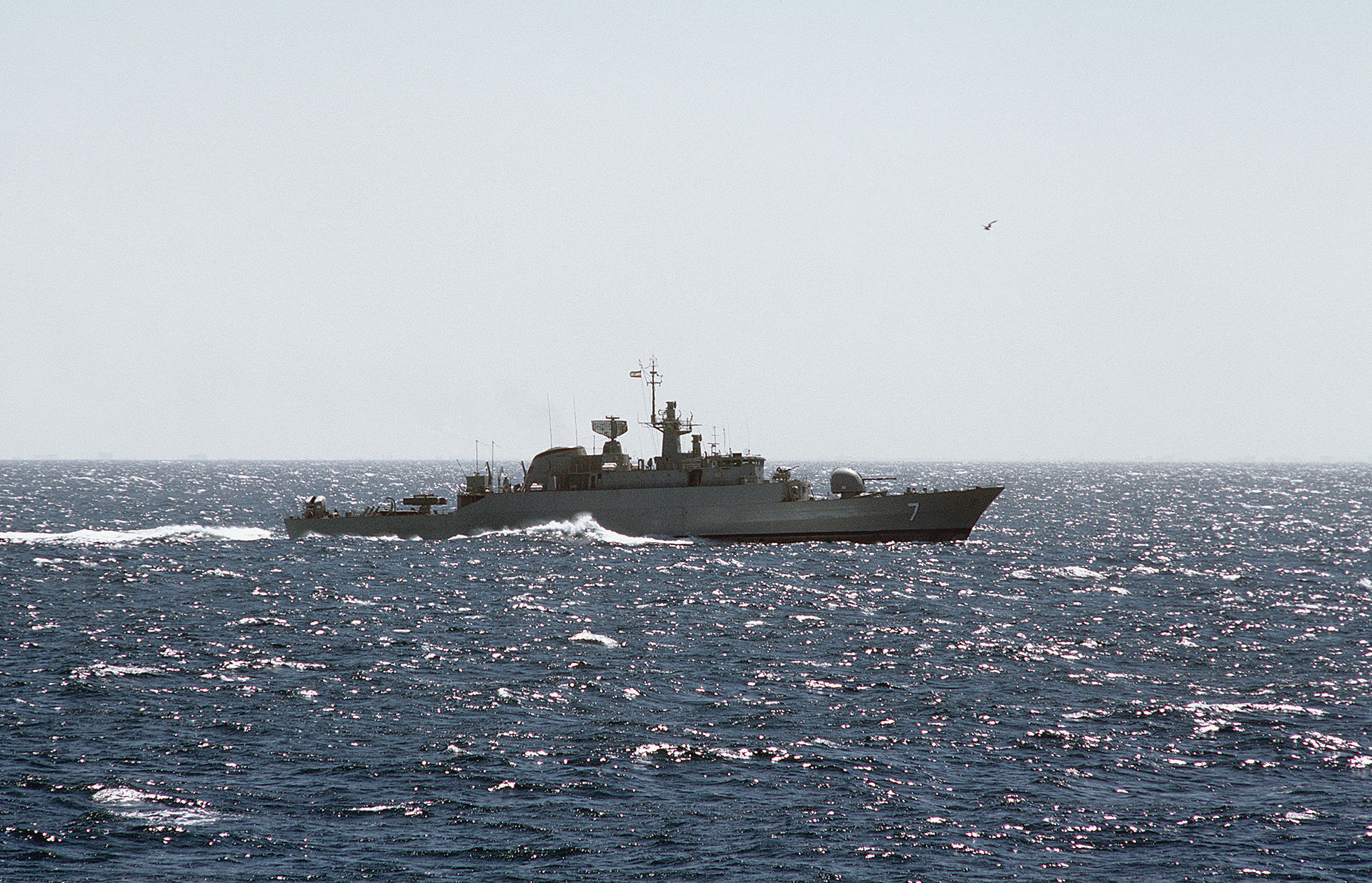 1920px-Iranian_Alvand_class_frigat.JPEG