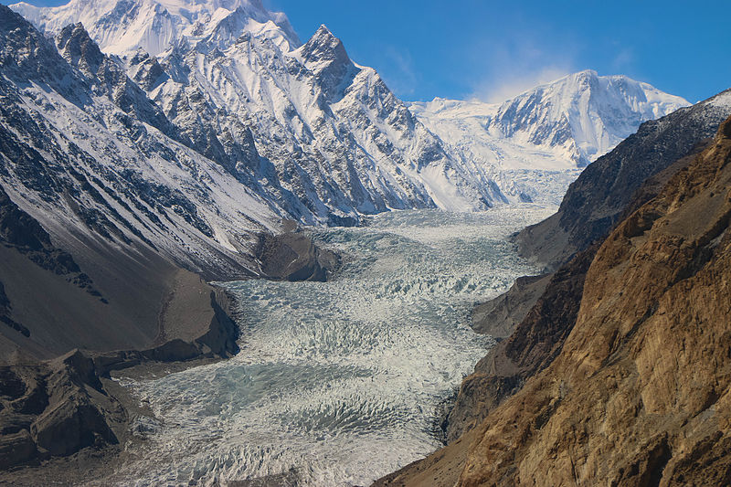 800px-Passu_Glacier.jpg