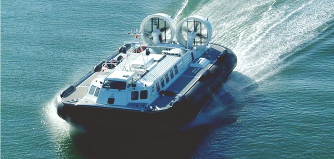 Indian_Coast_Guard_H187_Hovercraft.jpg