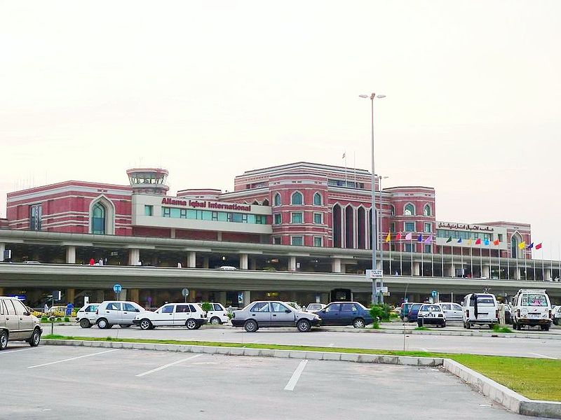 800px-AllamaIqbalAirport.JPG