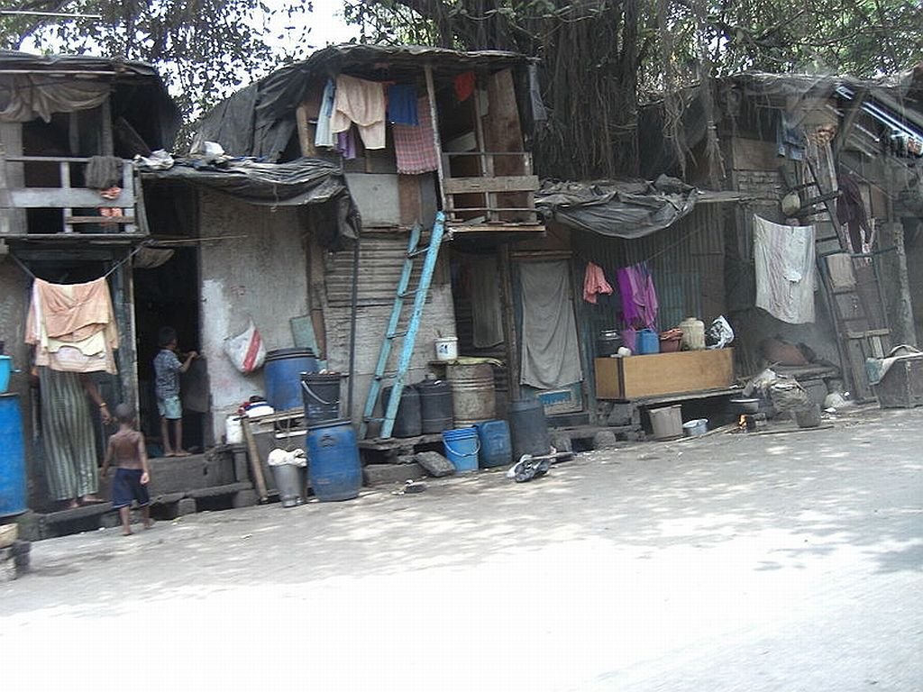 wadala_slums_mumbai.jpg