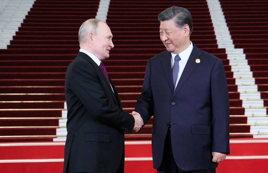 Russian President Vladimir Putin is welcomed by Chinese President Xi Jinping during a ceremony at the Belt and Road Forum in Beijing, China, October 17, 2023. Sputnik/Sergei Savostyanov/Pool via REUTERS ATTENTION EDITORS - THIS IMAGE WAS PROVIDED BY A THIRD PARTY.