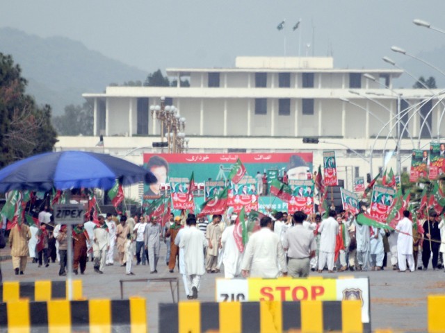 374941-PTIphotoQaziusmanexpress-1336321836-623-640x480.jpg