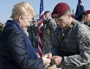 173rd-Airborne-w-Latvian-president-300x231.jpg