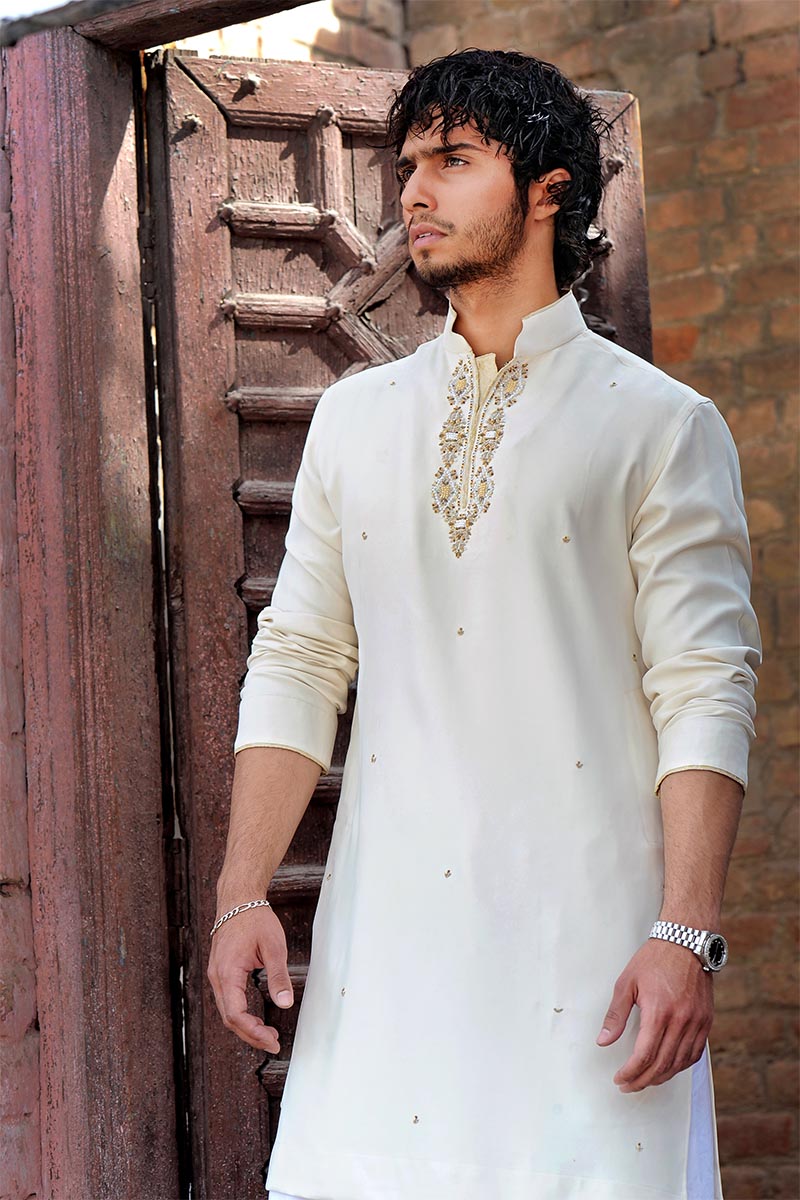 White-Kurta-Shalwar-Design-Ideas-2018.jpg