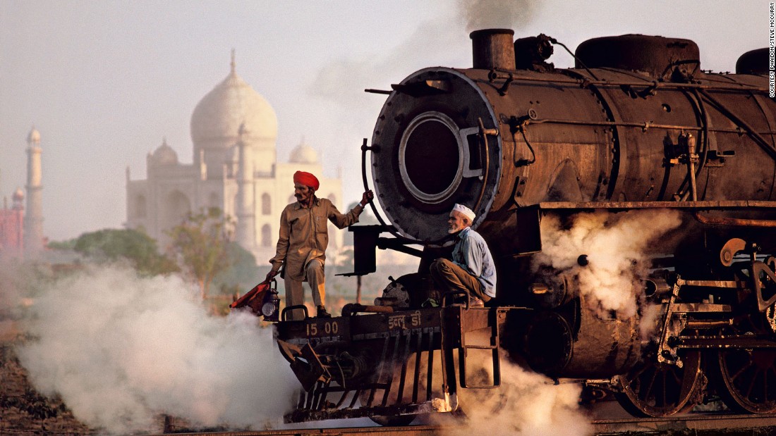 151020104720-steve-mccurry-india-train-super-169.jpg