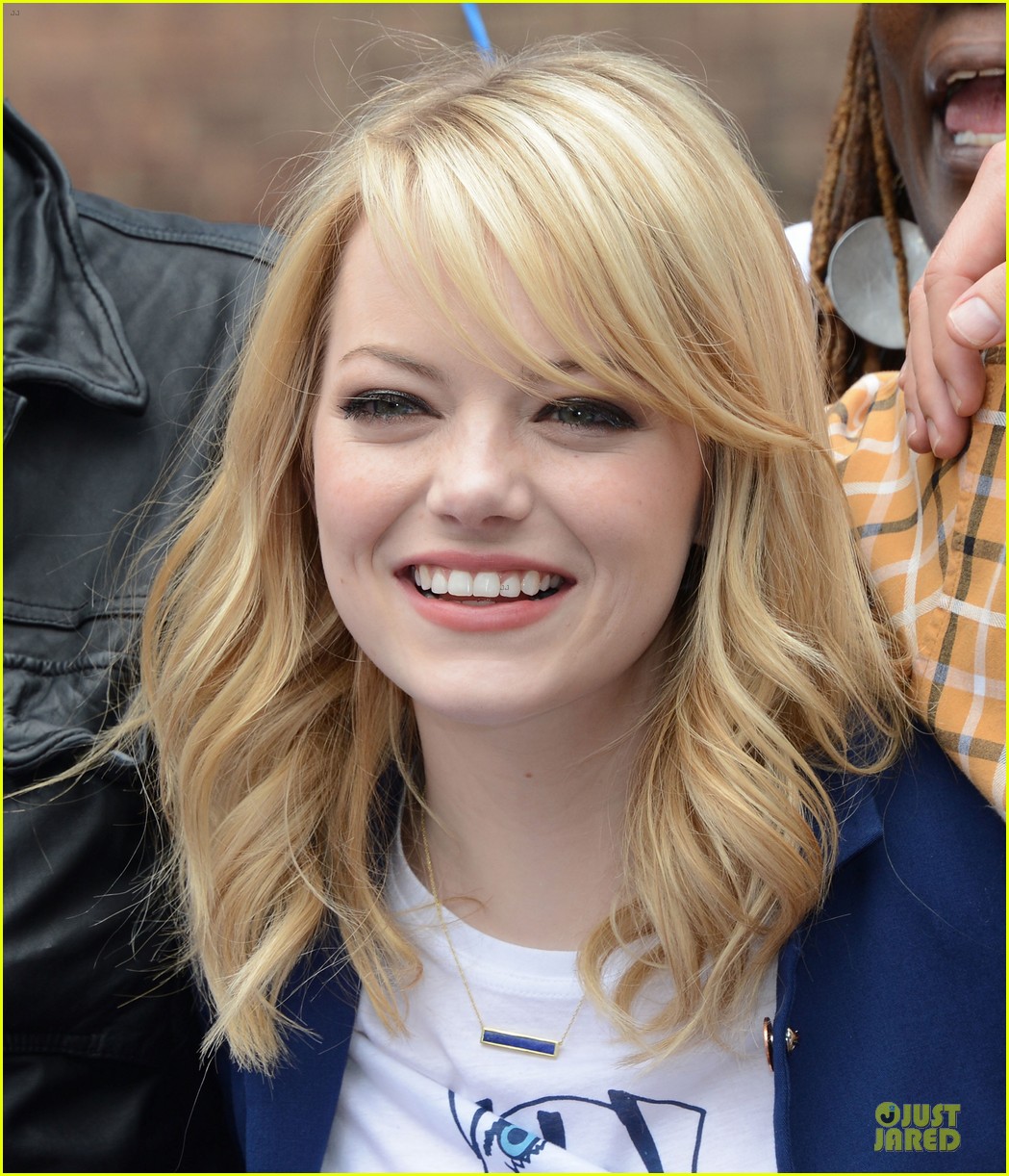 emma-stone-andrew-garfield-stand-up-volunteer-09.jpg