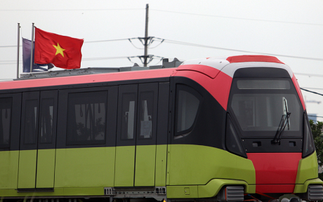 The Nhon-Hanoi Railway Station route will run commercially on the 8.5-km long elevated track in the second half of 2021. The remaining 4 km underground will be operated by the end of 2022.