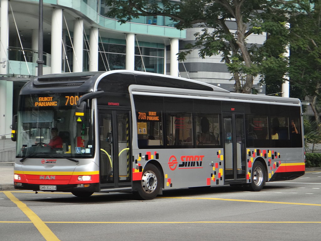 1024px-MANA22-SMRT-Gemilang-NewLivery.JPG