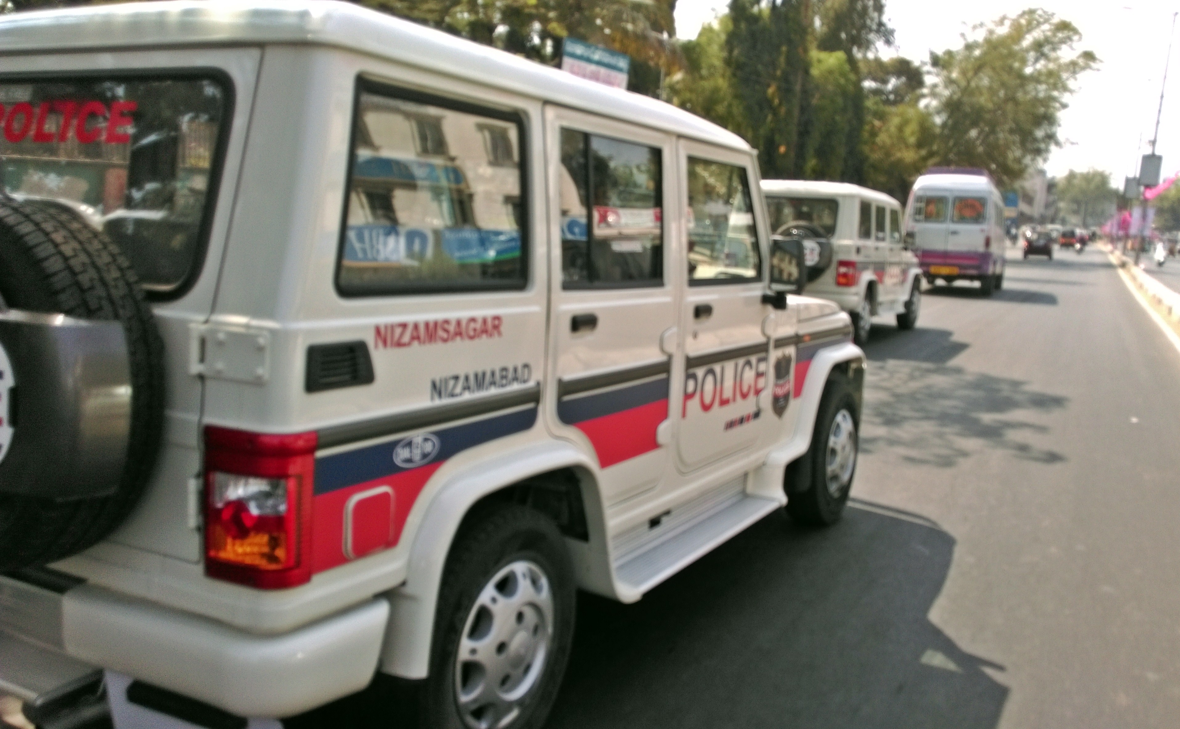 Nizamabad_Police_SUV2.jpg