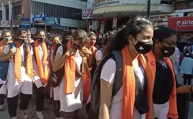 Amid Hijab vs Saffron Scarves, Karnataka Bans 'Clothes That Disturb Law'