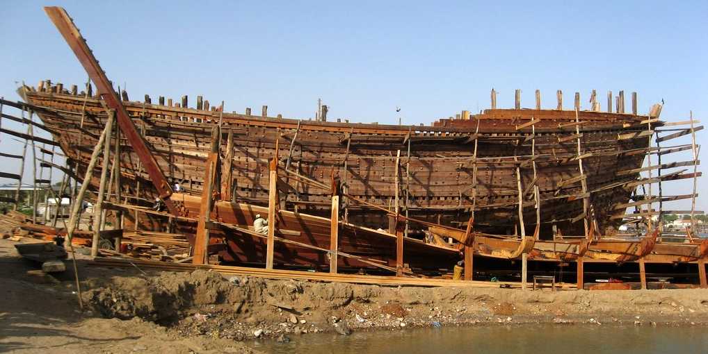 Shipbuilding_Wooden_Construction_Africa.jpg