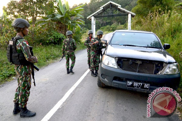 20160406antarafoto-penjagaan-jalur-masuk-poso-060416-bmz-2.jpg