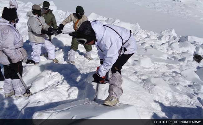 siachen-avalanche-rescue_650x400_81455018070.jpg