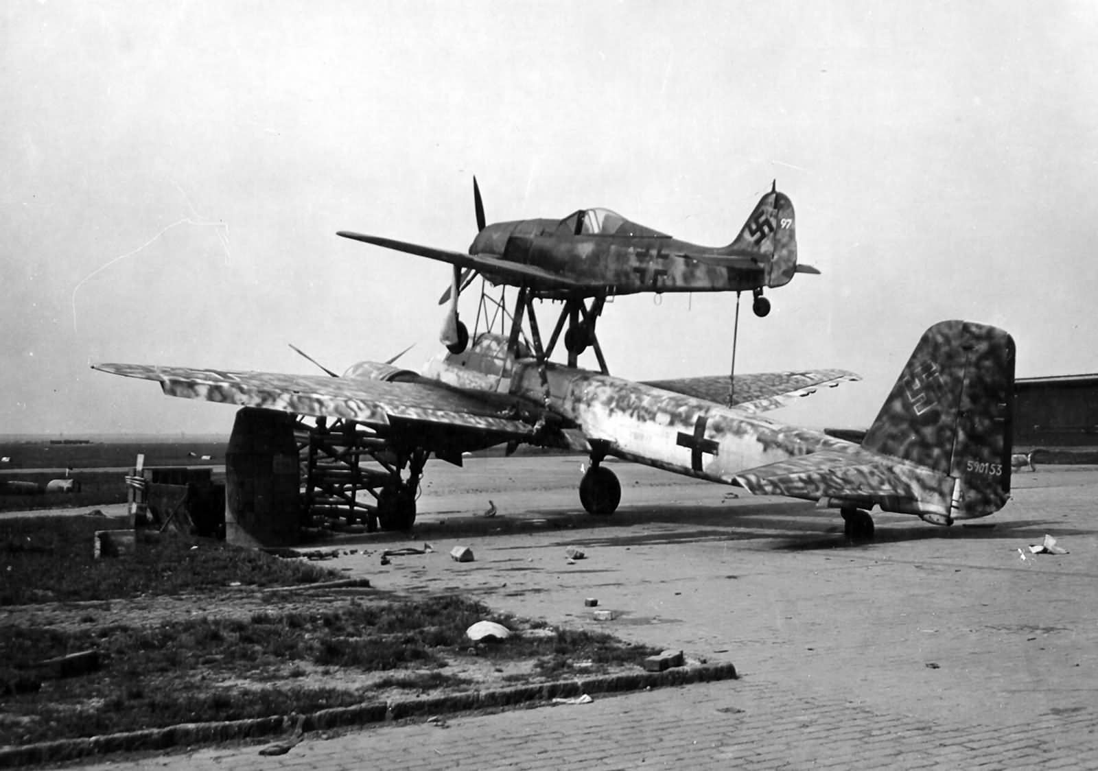 Mistel_Fw190-Ju88_590153_Merseburg_Germany.jpg