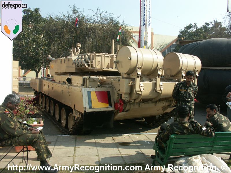 Arjun_DefExpo_2004_India_02.jpg