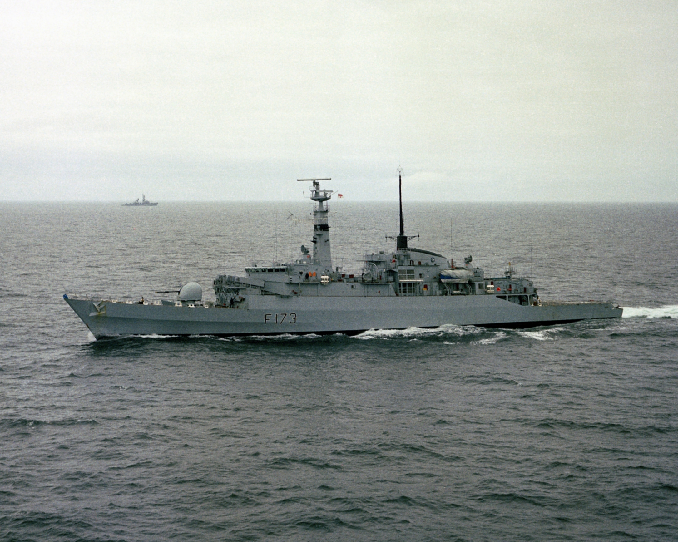 HMS_Arrow_(F173)_underway_c1982.jpg