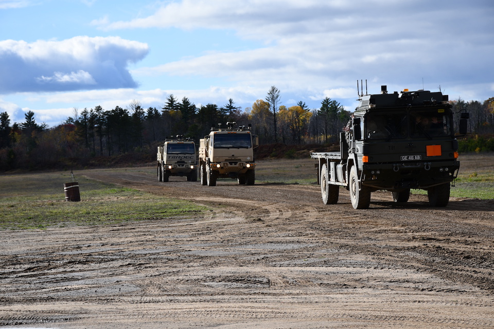 Driverless_trucks_in_convoy.jpg