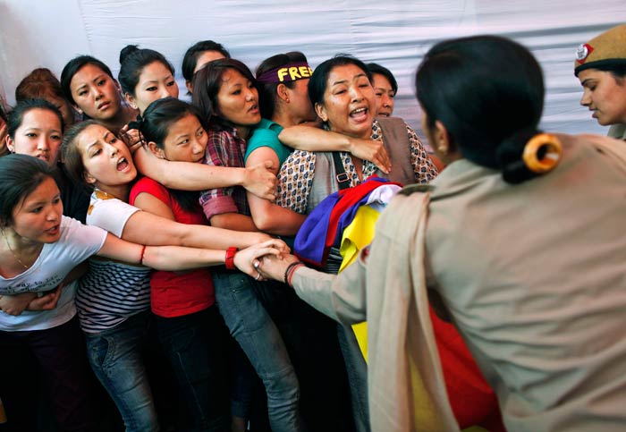 india-tibet-protest_conv.jpg