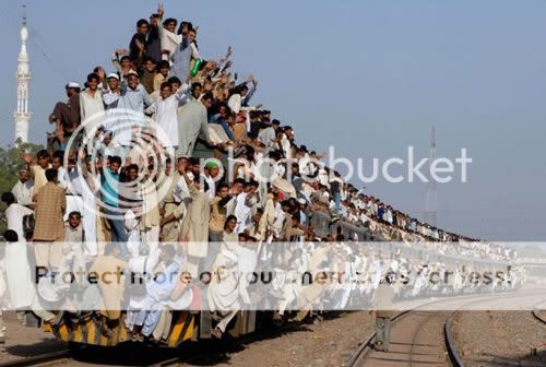 IndiaCrowdedTrain.jpg