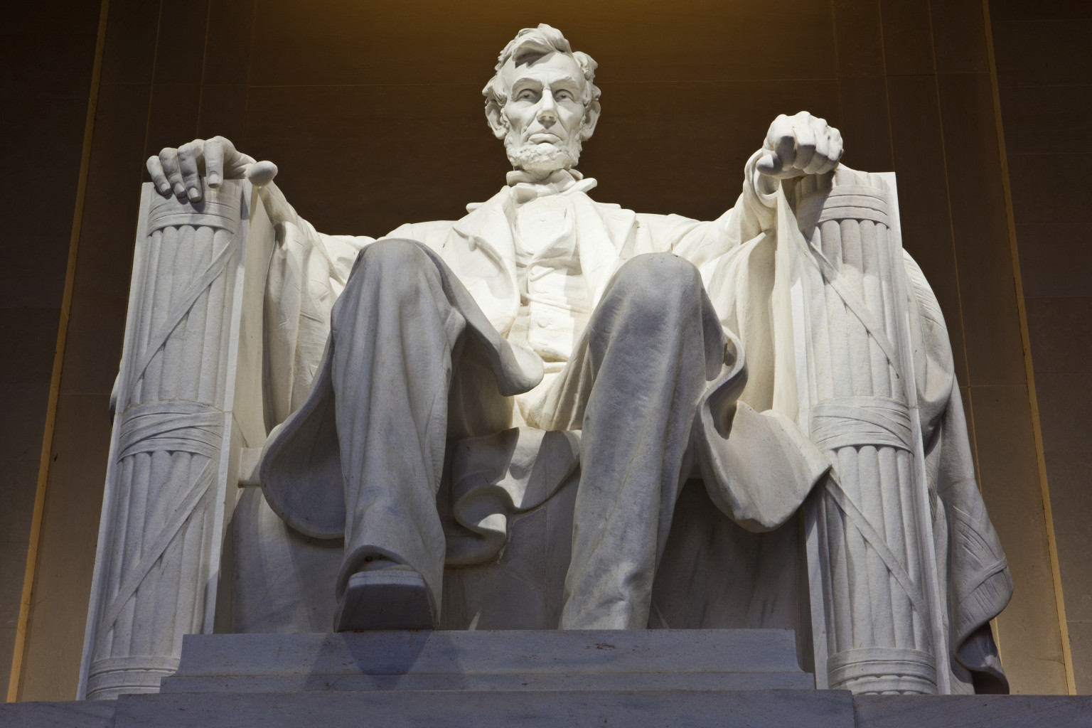 o-LINCOLN-MEMORIAL-facebook.jpg