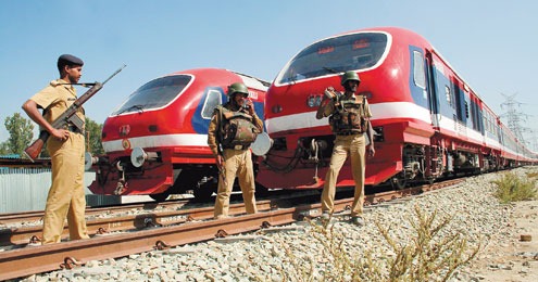 KASHMIR-TRAIN_MOHD-AMIN-WAR%5B2%5D.jpg